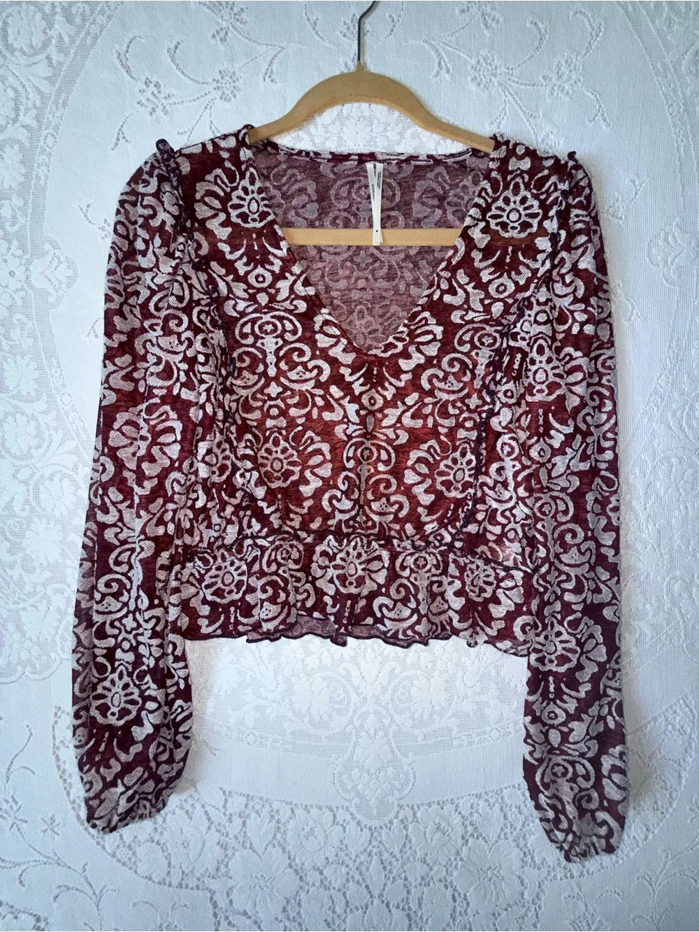 Anthropologie Burgundy Damask Ruffle Crop Top Blouse Medium Balloon Sleeve